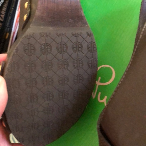 Gorgeous Lilly wedges. Leather upper/wooden heel 8 - Picture 2 of 4